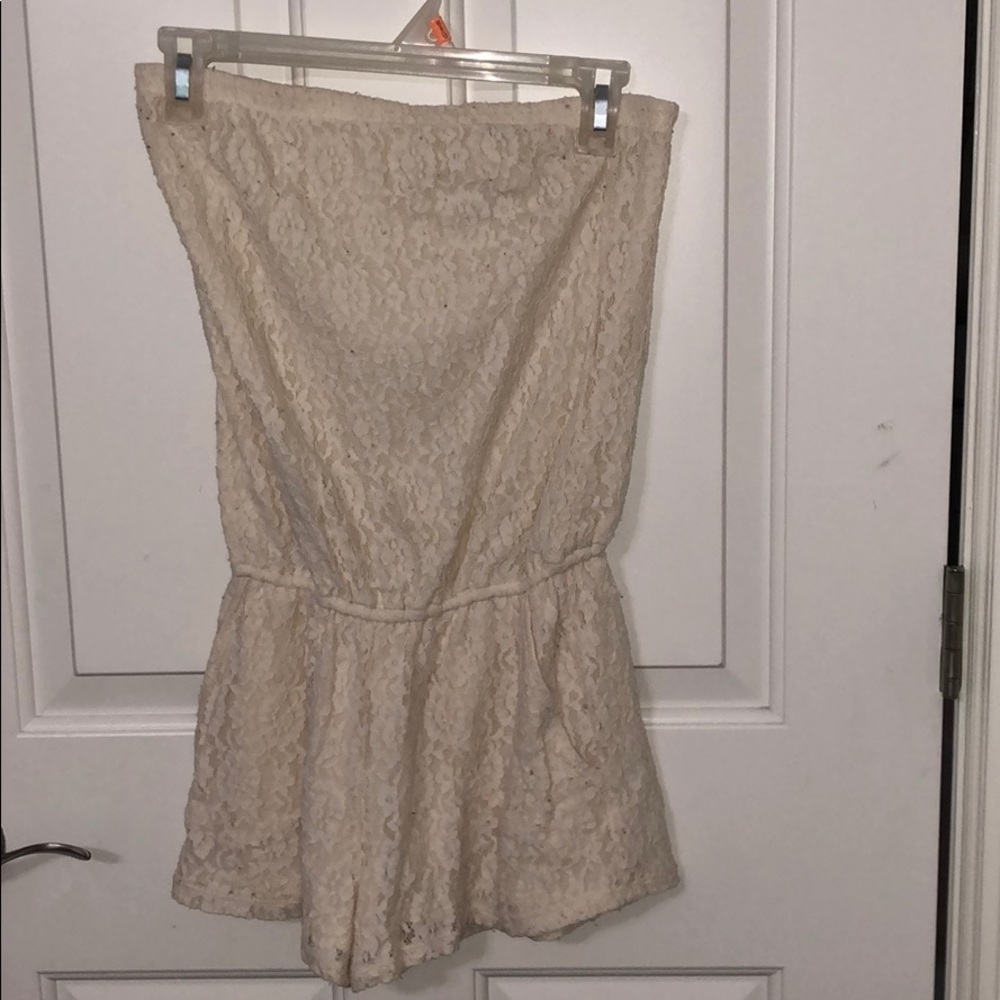 Lace romper with pockets